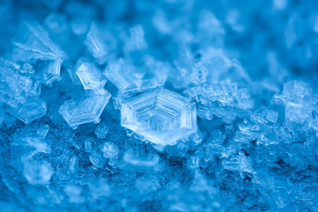 扇風機で氷を使った効果的な涼しさを得る方法は？