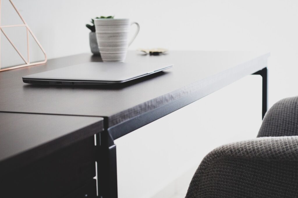 在宅ワークで体温が上がる暑さの対策は？