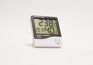 在宅ワークにおける暑さ対策と湿度管理の方法は？